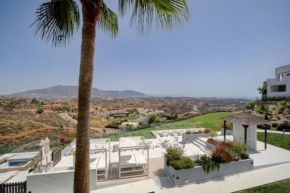 048 - Chic Two Bed Apartment With Stunning Coastal View